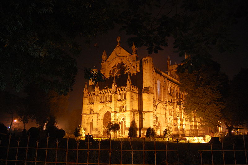 800px-All_Saints_Cathedral,_Allahabad_in_the_night